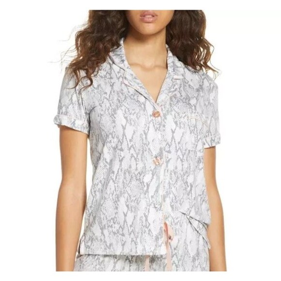P.J. Salvage Snakeskin Lizard Croc Print Short Sleeve Flannel Pajama Top Medium - Picture 1 of 11